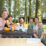 Petit déjeuner en famille vers 7h30 au camping de Straznice